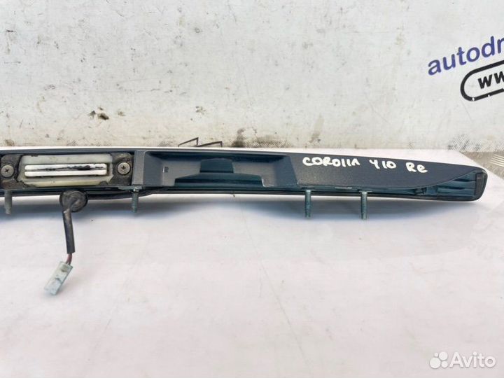 Накладка на крышку багажника задняя Toyota Corolla