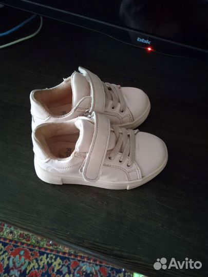Кроссовки для девочки