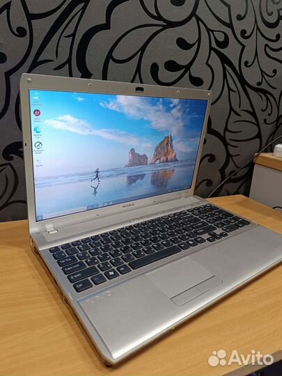 Надежный ноутбук Sony для работы и игр