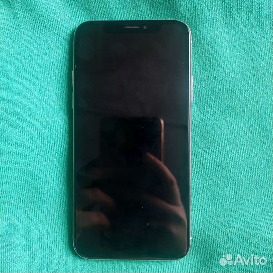 Телефон iPhone 10