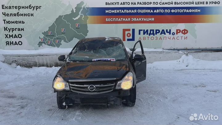Стекло двери задней правой Nissan Almera (G15) 823