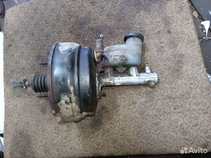 Усилитель тормозов вакуумный на Тойота Карина Е 19