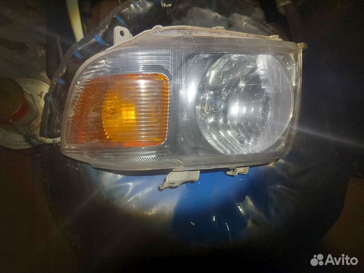 Фары от Toyota 81