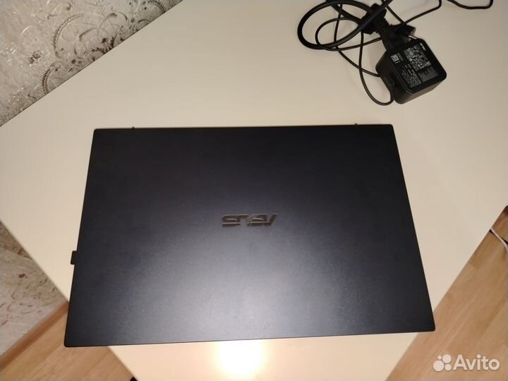 Ноутбук asus