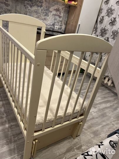 Детская кроватка