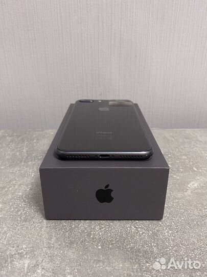 iPhone 8 Plus, 64 ГБ
