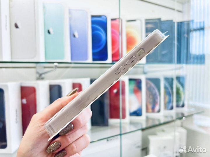 Чехол на iPhone 14, светло-серый