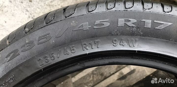Pirelli Cinturato P7 235/45 R17 94W