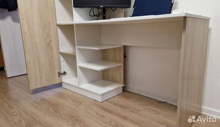 Письменный стол