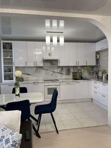 3-к. квартира, 80 м², 2/12 эт.