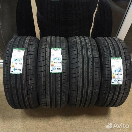Triangle TH201 225/35 R20 90Y