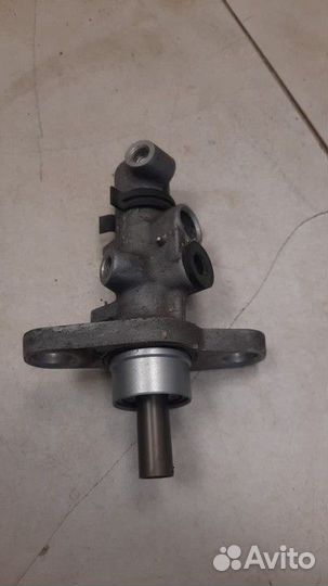 Главный тормозной цилиндр Audi Q7