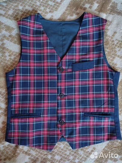 Жилет школьный красно-синяя клетка