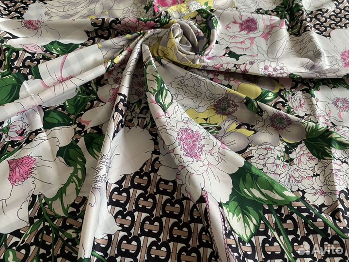 Женский шелковый платок Burberry