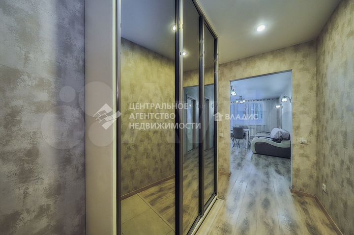 2-к. квартира, 67,5 м², 1/25 эт.