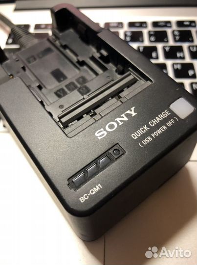 Зарядка для батареек Sony Battery Charger BC-QM1