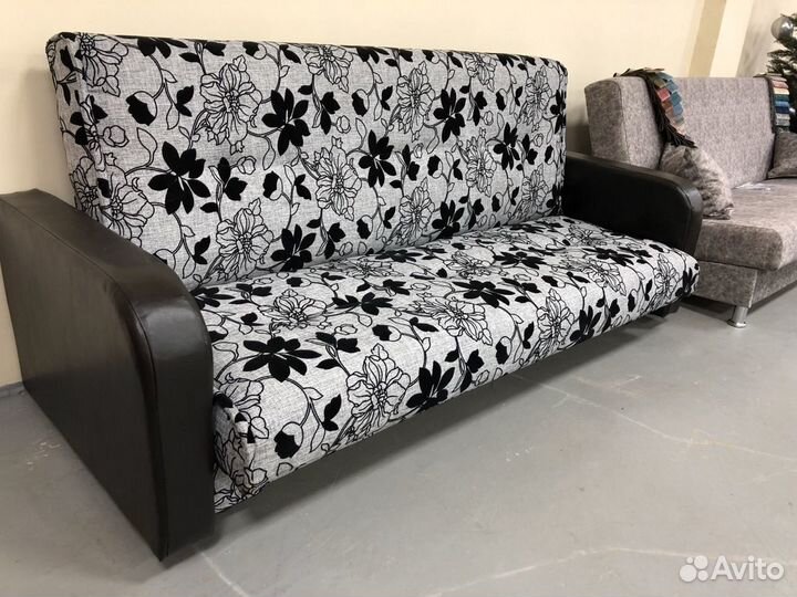 Диван 00381