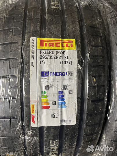 Pirelli P Zero PZ4 315/30 R22 107Y
