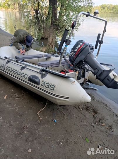 Лодка с мотором