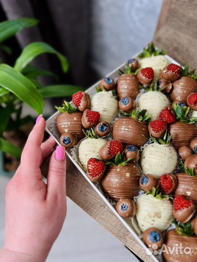 Ягодный микс из клуники в шоколаде и тд