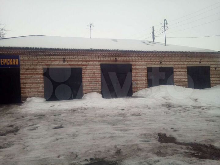 Гараж, > 30 м²