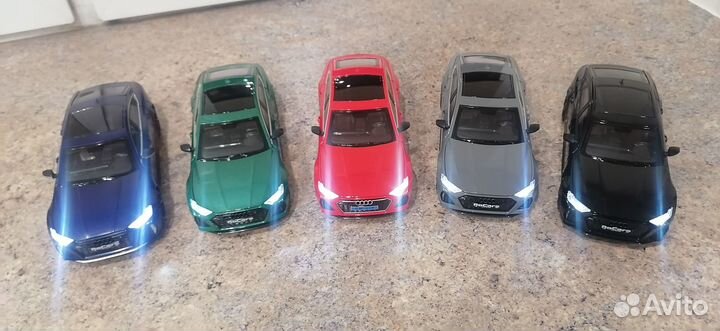 Audi rs7 моделька инерционная 1.24