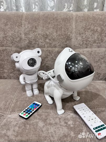 Проекторы звездного неба Пес и астронавт