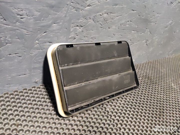 Решетка вентиляционная задняя Bmw 550Ix F10 N63