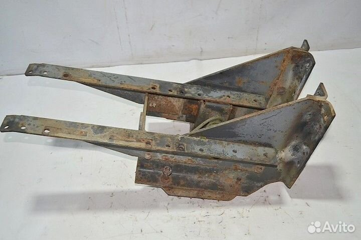 Кронштейн запасного колеса mercedes-benz 1844 SK