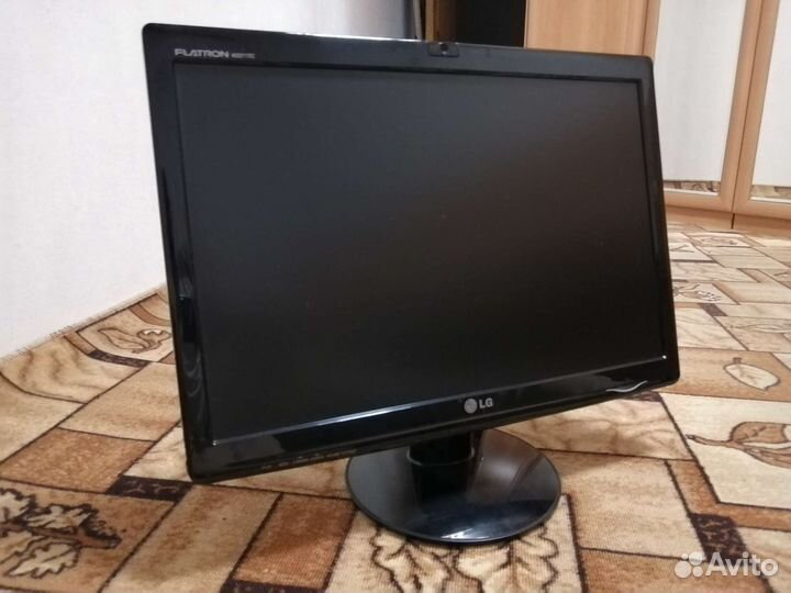 Монитор LG flatron w2271tc