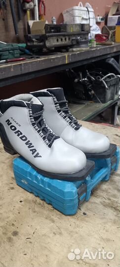 Лыжные ботинки