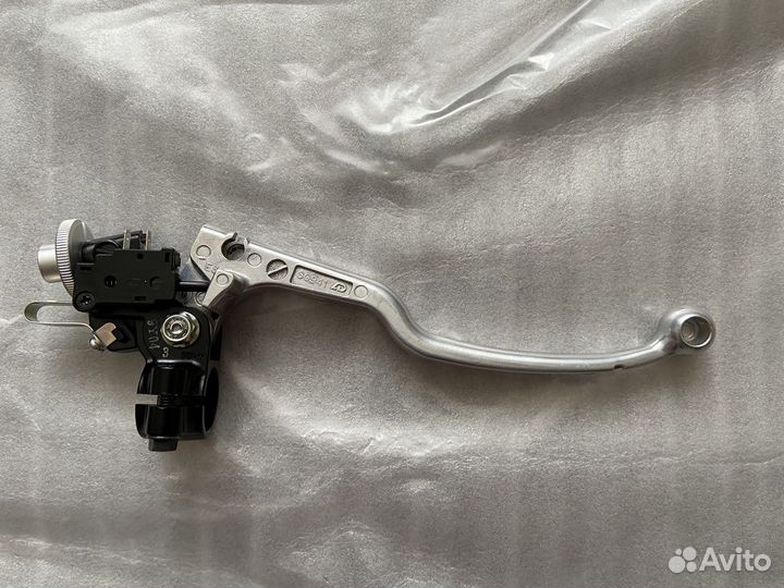 Suzuki gsxr 600 L1-L7 рычак сцепления