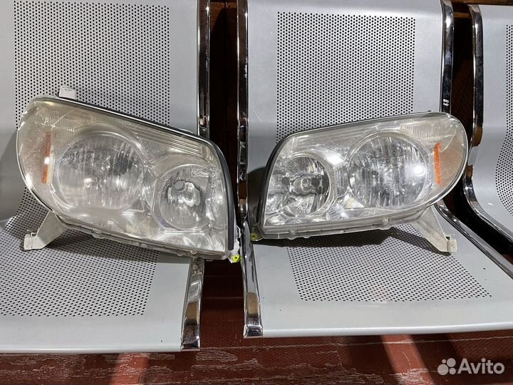 Передняя фара 4Runner