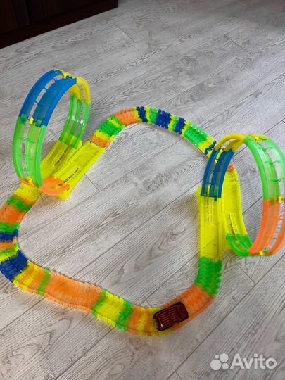 Гибкий трек светящийся с машинкой Bigga