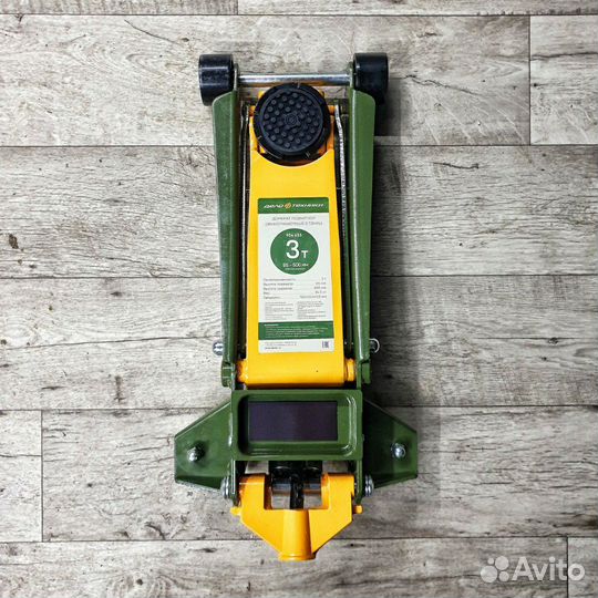 Домкрат подкатной двухплунжерный 3т Дело Техники