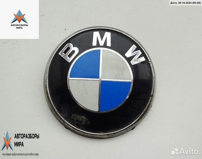 Эмблема BMW 3 E46 рест. 2001 8240128