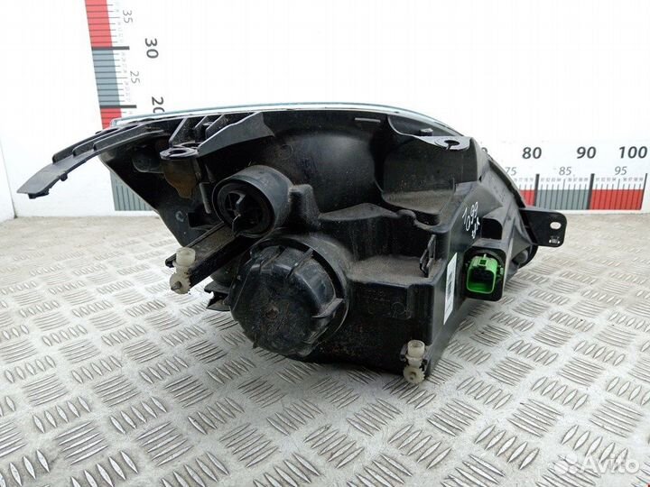 Фара передняя для Ford Fiesta 5 1320349