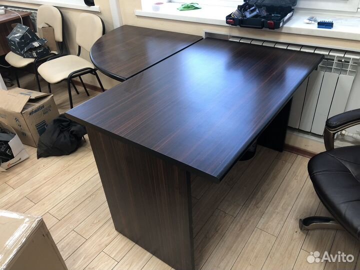 Офисный стол