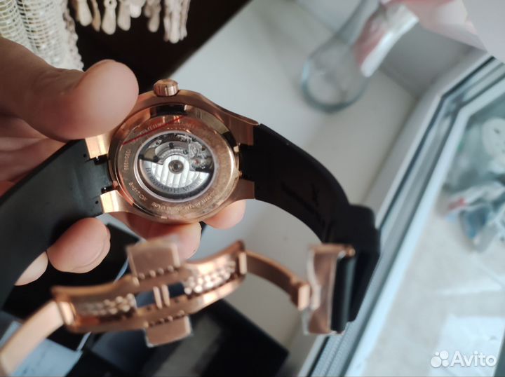 Часы швейцарские