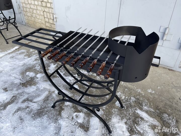 Мангал с очагом под казан с подставкой