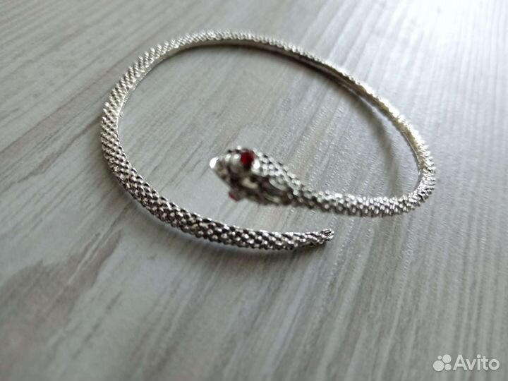 Браслеты, бижутерия