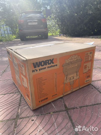 Садовый измельчитель Worx WG430E