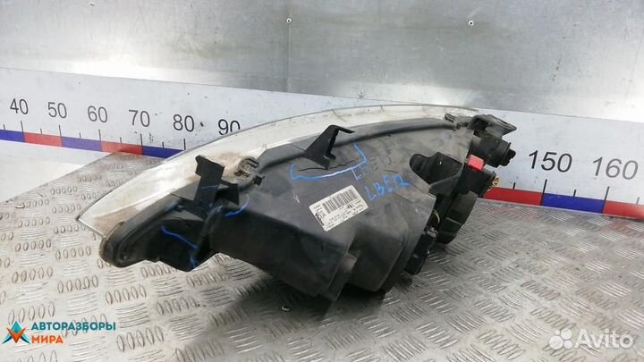 Фара правая Peugeot 307 2004