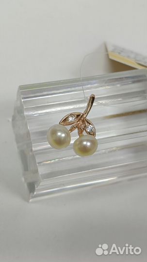 Золотой кулон