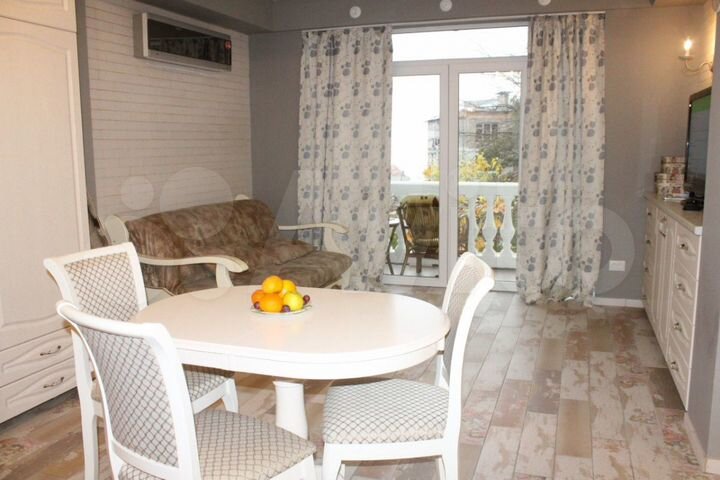 2-к. квартира, 52 м², 2/6 эт.