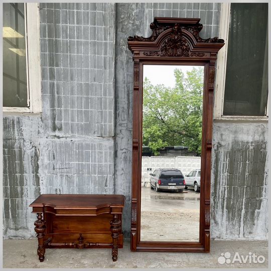 Зеркало старинное на консоли 0232