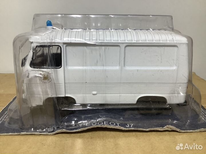 Модель автомобиляpeugeot J7 1:43 деа