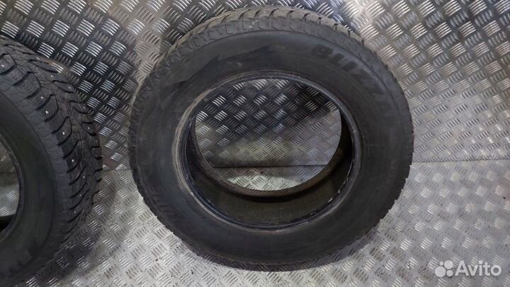 Bridgestone Blizzak Spike-02 SUV 215/65 R16 98T