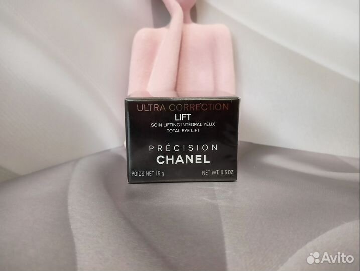 Крем для кожи вокруг глаз Chanel