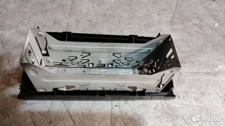 Рамка магнитолы Ford Transit Connect 2009